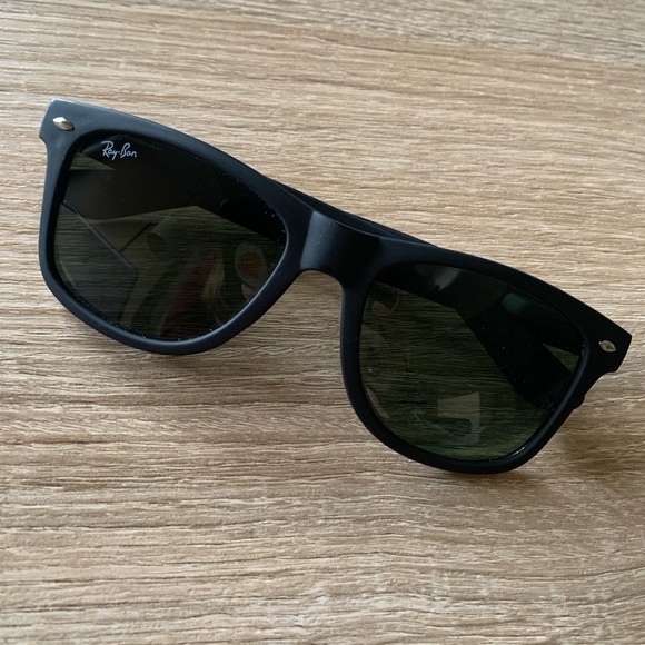 Black ray bans without case - Picture 1 of 3